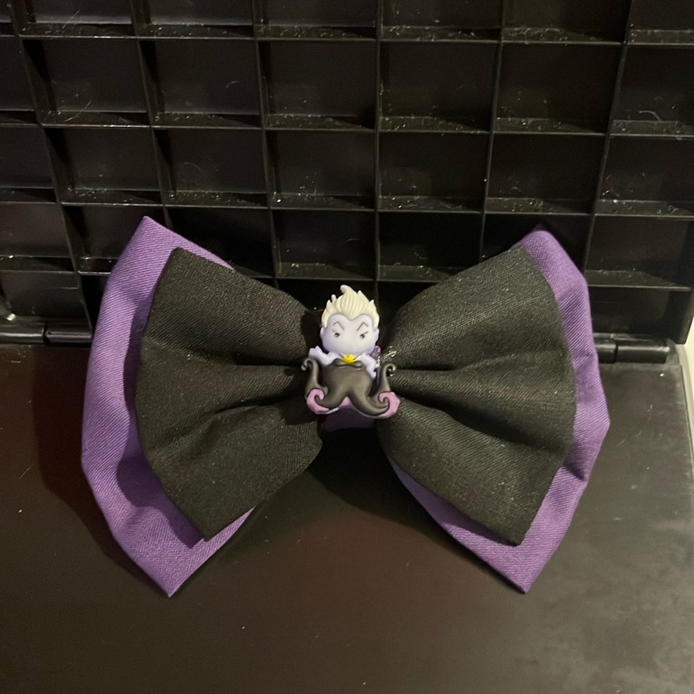 Disneys little mermaid handmade Ursula hairbow